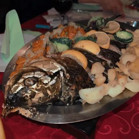 Alojamento de Acomodação e Pequeno-almoço Ribarska Prica-restoran Pansion